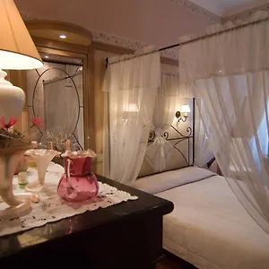 Les Suites Bed & Breakfast
